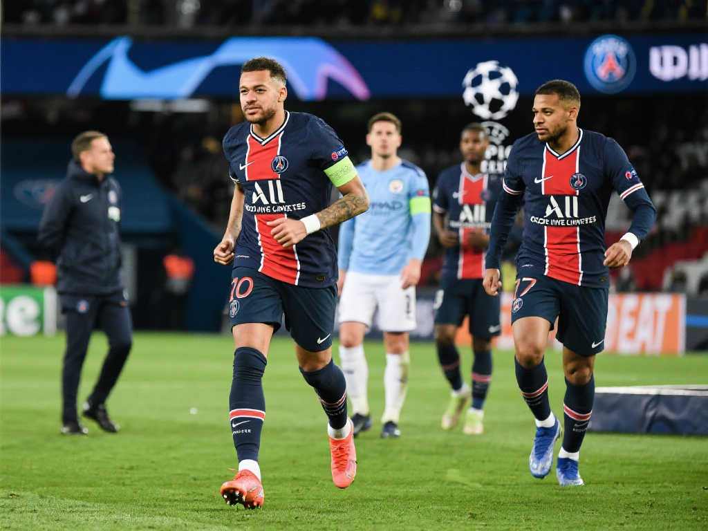 在联赛中持 在联赛中持